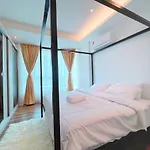Ipoh Modern Cozy W Balcony -8Pax- 3 Free Parking By Aftertea Home