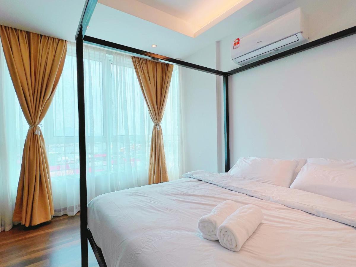 Modern Cozy W Balcony -8pax- 3 Free Parking By Aftertea